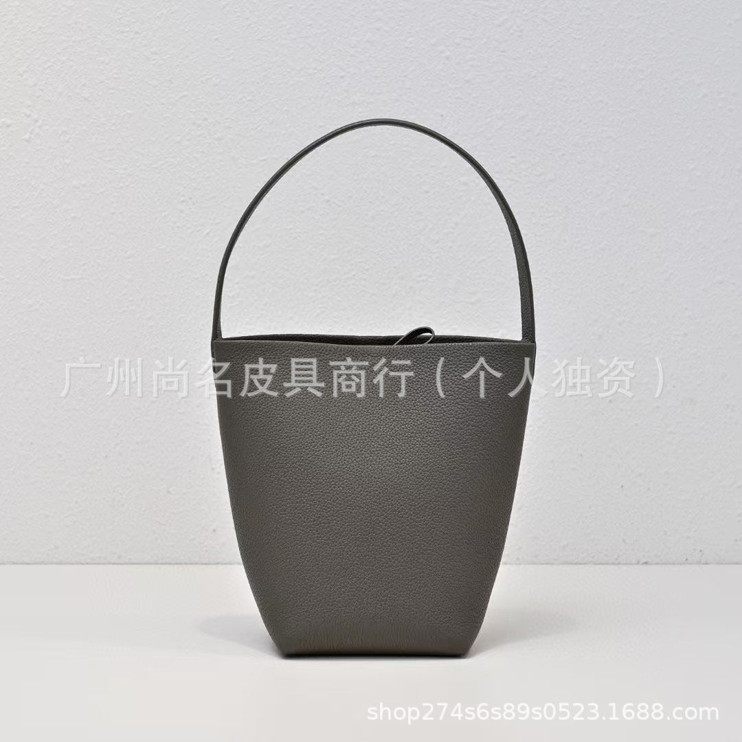2026 New Style Simple and Fashionable Genuine Leather Women's Tote Bag Bucket Shoulder Commuter Bag Handbag