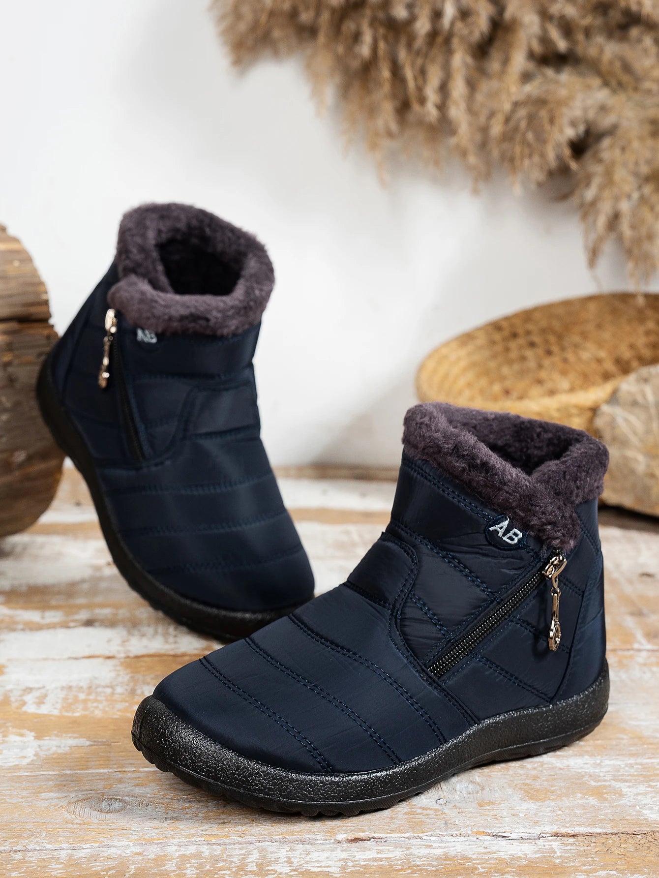 Women's Winter Snow Boots Faux Fur Lined Waterproof Ankle Booties Side Zipper Warm Outdoor Short Boots for Cold Weather